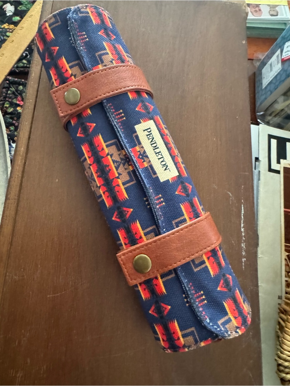 Pendleton Chess & Checkers Set Roll Up Travel Light Weight Game Set
